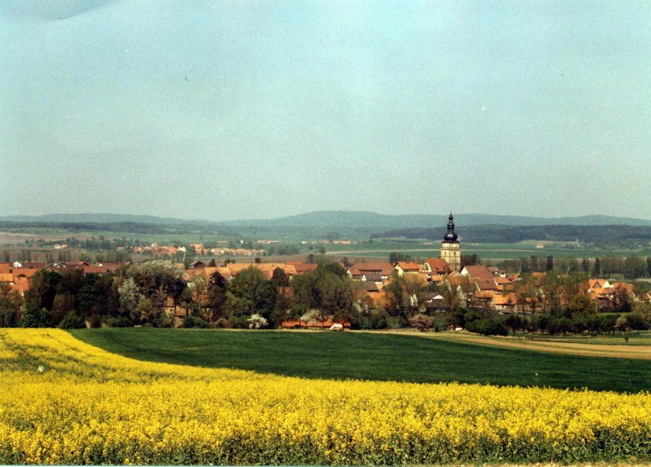 Landgasthof "Zur Linde" Hotel Irmelshausen Bagian luar foto