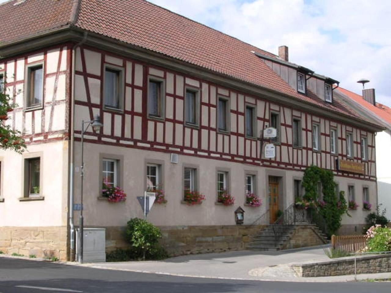 Landgasthof "Zur Linde" Hotel Irmelshausen Bagian luar foto